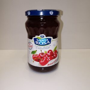 Édes dzsem fekete cseresznye darabokkal